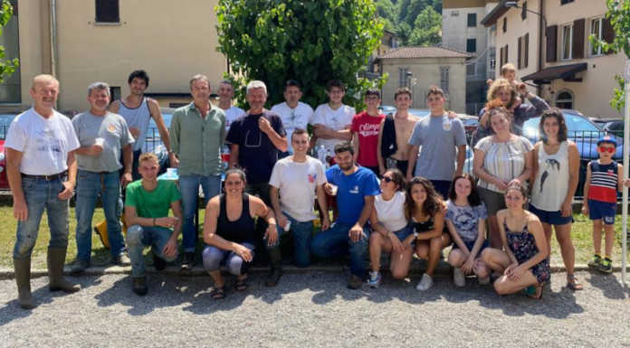 Erve, grande successo per la tradizionale giornata ecologica Erve, il gruppo che ha partecipato alla Giornata Ecologica