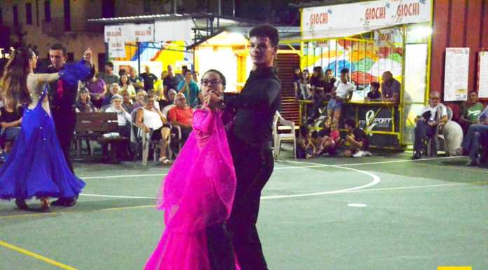 Danza oltre i limiti: Giada e Michele incantano il pubblico di Calolzio
