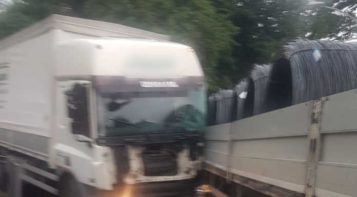Scontro tra due camion nei pressi del ponte di Brivio, traffico in tilt