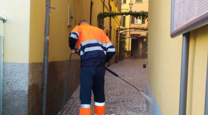 Lecco: al via la sanificazione dei vicoli e dei passaggi pedonali