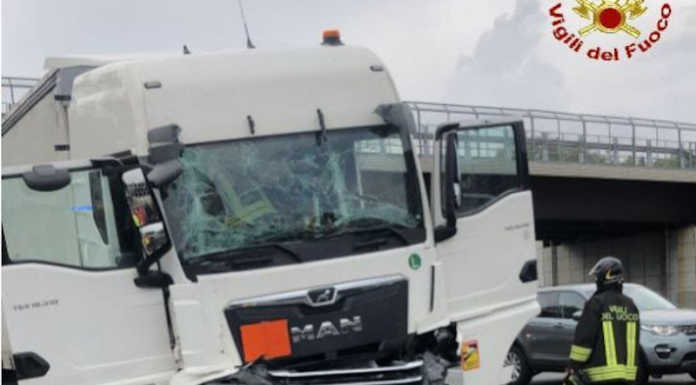 Terribile incidente sull’A4: gravissimo un camionista