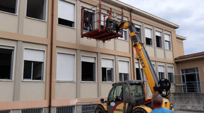 Olgiate: sgomberata la scuola, largo al cantiere delle nuove medie