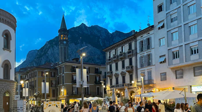 Nuovo successo per Shopping di Sera, la Lecco turistica passa anche da qui Lecco: Shopping di Sera iniziatriva organizzata da Confcommercio Lecco