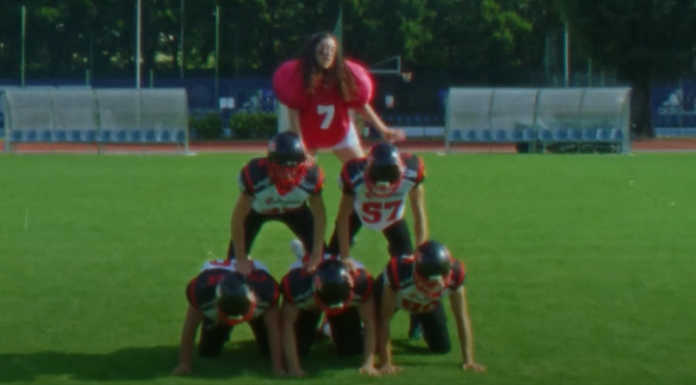 Football americano. I Commandos Brianza nel nuovo video della cantante Sissi