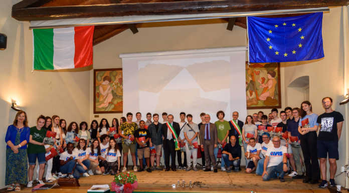 Valmadrera e Malgrate, il Prefetto consegna la Costituzione ai neo-maggiorenni