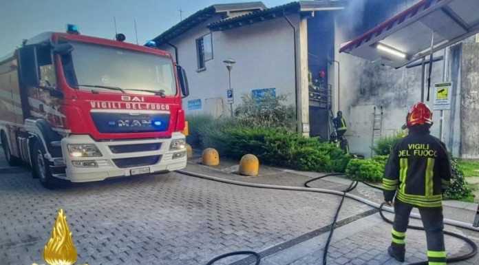 Incendio alla chiesetta del Caleotto, intervento dei pompieri