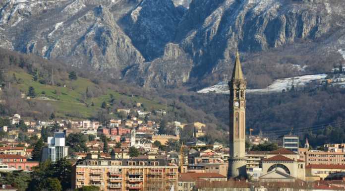 Turismo. Lecco è tra le sei province più internazionali nel 2024 lecco lago panorama matitone campanile lago lungolago