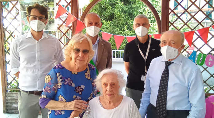 Airoldi e Muzzi, festa per i 100 anni della signora Rosa Mangili La festa per i 100 anni della signora Rosa Mangili