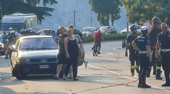 Lecco, grave incidente in moto sul lungolago, giovane in codice rosso