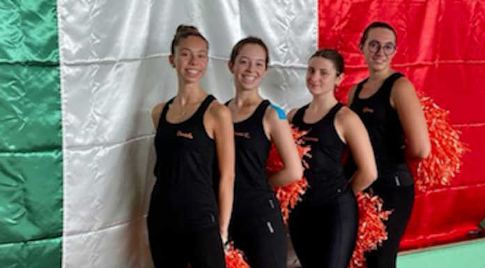 Primaluna: quattro ragazze del gruppo MoonLight Majorettes ai mondiali di twirling Primaluna majorettes