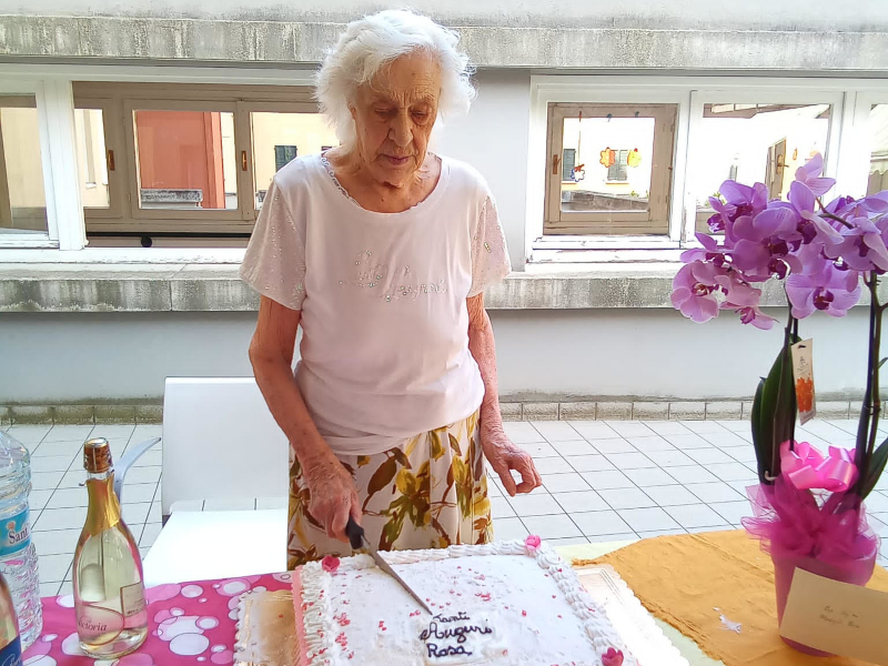 La festa per i 100 anni della signora Rosa Mangili
