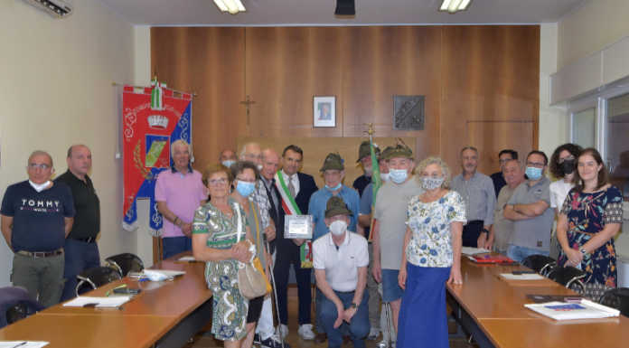 Il comune di Vercurago premia i volontari al fianco di Telethon Il comune di Vercurago premia i volontari di Telethon