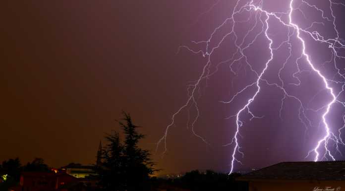 Fulmini nella notte, uno spettacolo di luci durante il temporale