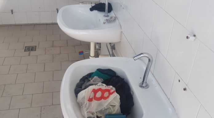 Area Piccola, la Lega: “Povero mercato, uno spettacolo indegno” Area Piccola Lecco magazzini bagni