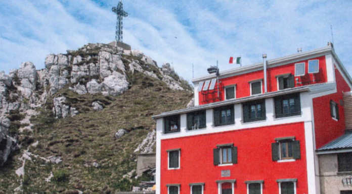Siccità. Resiste il Rifugio Azzoni, ma senza piogge tra un mese rischia la chiusura Reseone Rifugio Azzoni e Croce