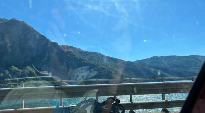 Incidente in Statale 36, moto fuori strada, soccorsi in azione incidente moto ss36