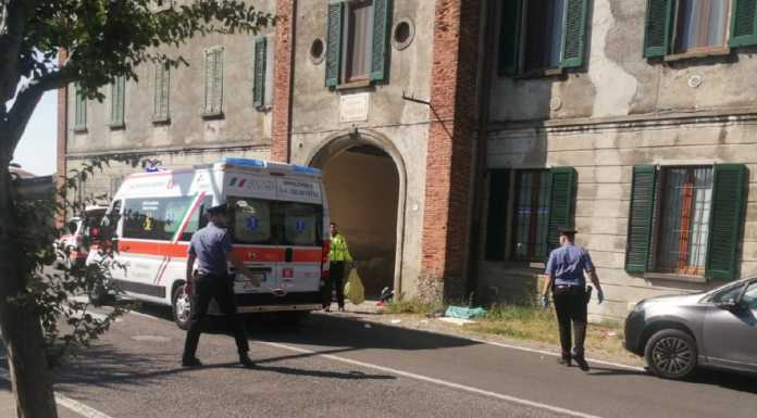 Verderio, cade dal secondo piano di una cascina: grave 30enne
