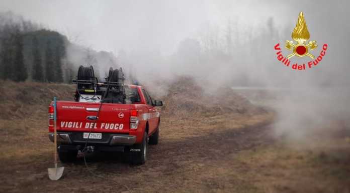 Ha ripreso vigore l’incendio ad Airuno, fiamme anche a Valgreghentino vigili del fuoco incendio ad airuno