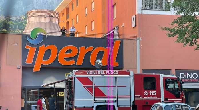 Principio d’incendio dal parrucchiere, intervento dei Vigili del Fuoco