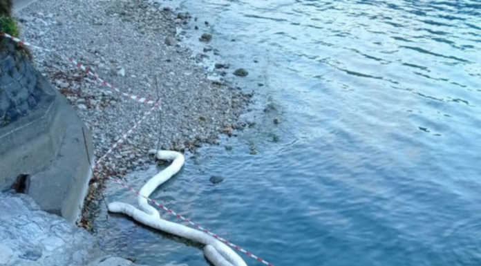 Lierna. Stop alla balneazione e alla pesca: nel lago liquidi non identificati sversamento lungolago castiglioni