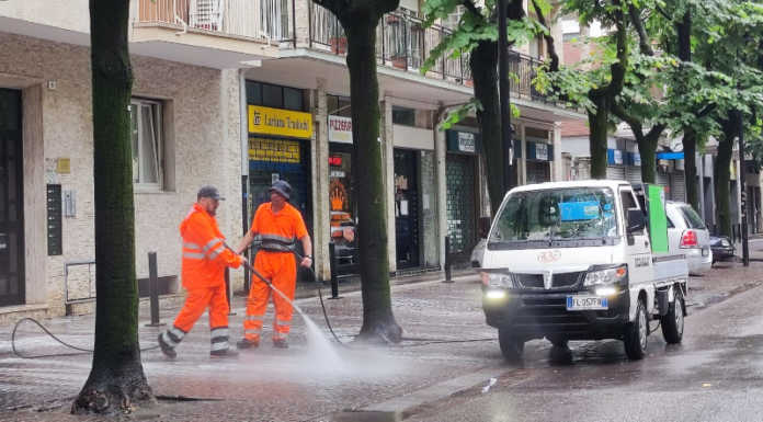 Nuovi servizi di igiene urbana: bene la sperimentazione partita da viale Turati 20220819_pulizia_viale_turati