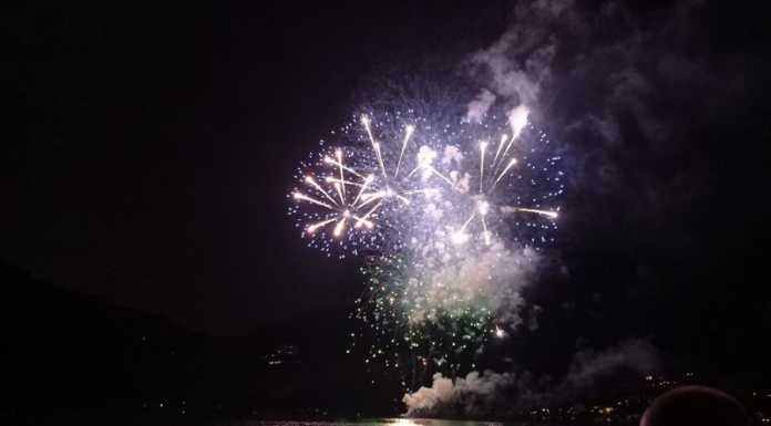 Fuochi stellari illuminano la notte di San Lorenzo a Mandello Festa San Lorenzo 2022 Mandello