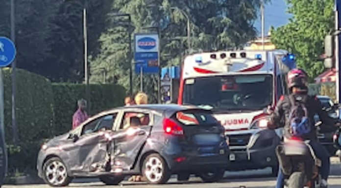 Dolzago, scontro auto moto lungo la Sp 51: soccorso 22enne Incidente Dolzago