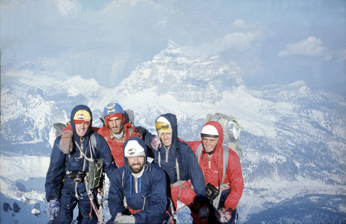I cinque di Valmadrera in vetta alla Civetta dopo l'apertura della nuova via nel 1972 