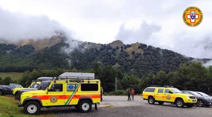 Cercatore di funghi scivola in un canale, soccorsi in azione per un 47enne bergamasco Intervento per un cercatore di funghi scivolato in un canale