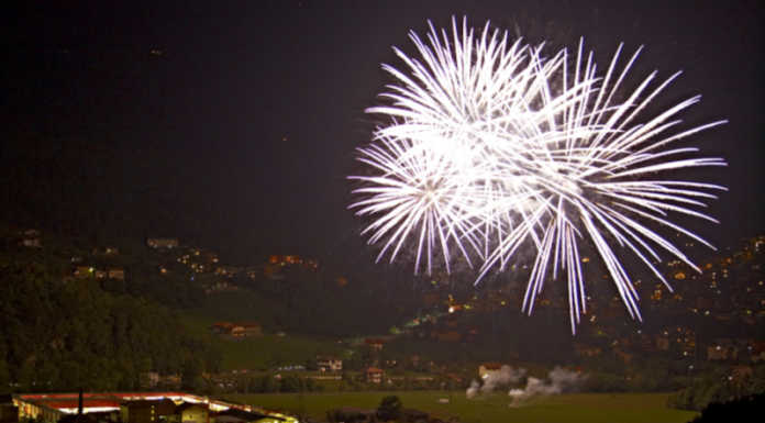 Gran finale per la Sagra della riscossa, stasera torna lo spettacolo pirotecnico Sagra delle Sagre fuochi artificio