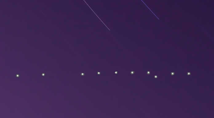Punti luminosi in cielo: sono i mini-satelliti di Elon Musk
