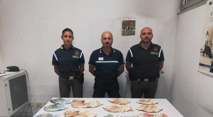 Soldi non dichiarati in dogana: ‘intercettati’ oltre 204 mila euro