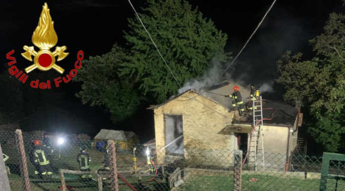 Vendrogno. In fiamme un cascinale, intervento dei Vigili del Fuoco incendio cascinale a vendrogno 20220811