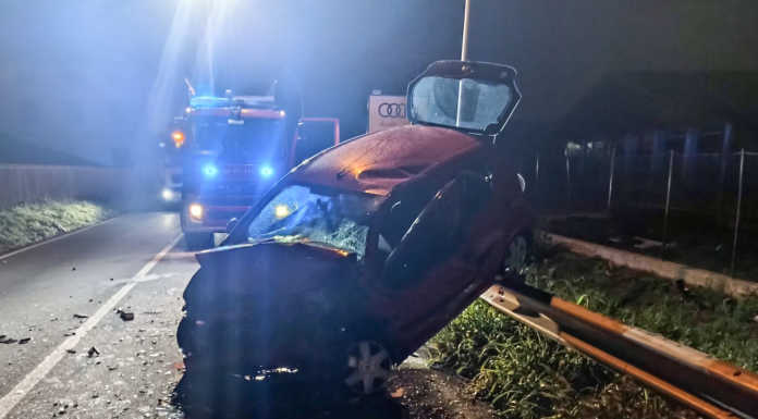 Brivio, frontale nella notte: soccorsi due giovani, grave 18enne