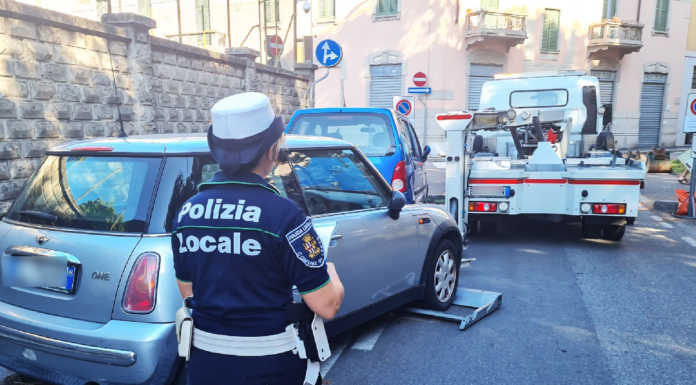 Lecco. Via Aspromonte cambia senso, scattati i lavori (e le rimozioni)