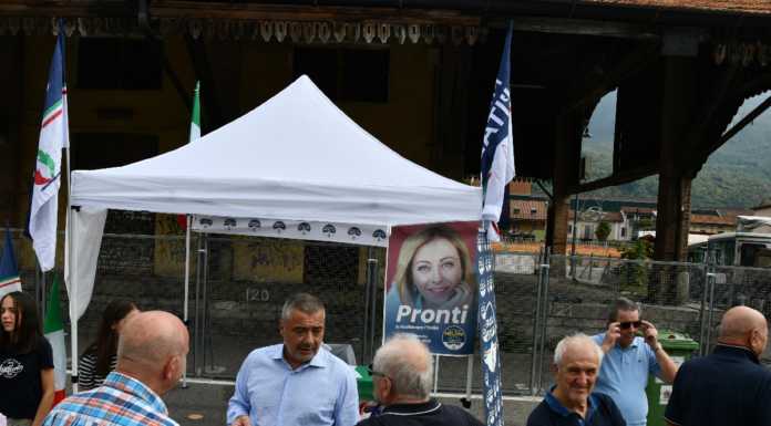 Elezioni. Fratelli d’Italia parte dal mercato: “Via i bivacchi, riportare il decoro”