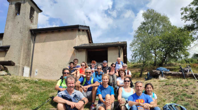 Bella partecipazione al “Tour degli alpeggi” in Muggiasca partecipanti tour degli alpeggi muu vendrogno