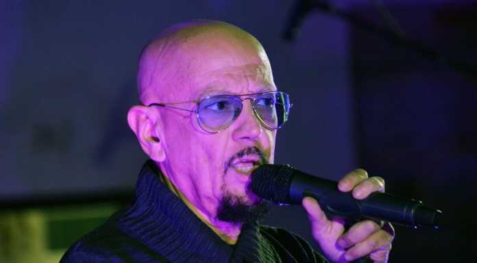 Fest in Val Off: Ruggeri fa cantare il Fatebenefratelli. Stasera il secondo atto della rassegna Fest in Val Off Enrico Ruggeri