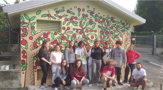 Barzanò, ragazzi al lavoro con il laboratorio di street art