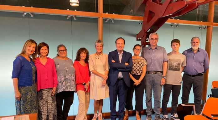 Valmadrera saluta e ringrazia tre storiche maestre che lasciano l’insegnamento Il tributo del comune di Valmadrera a tre insegnanti storiche