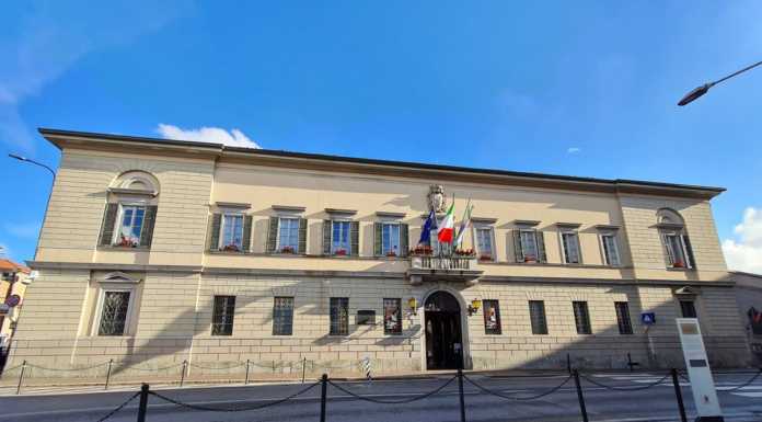 Lecco, il Comune cerca rilevatori statistici Municipio_Comune_Lecco