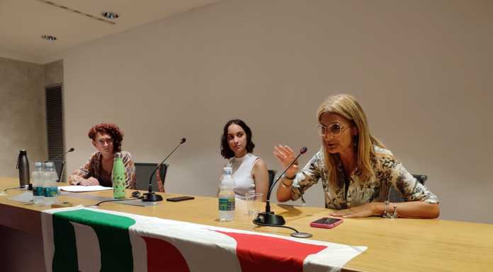 Elezioni. Simona Malpezzi (PD) a Lecco al fianco della candidata Laura Bartesaghi Simona Malpezzi nell'incontro a Palazzo Falck