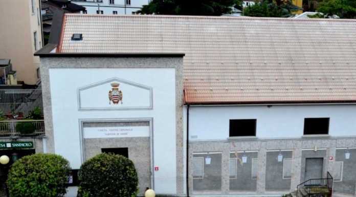 Mandello. Civiche Benemerenze a Carcano, Giavarini e Pedroncelli Teatro De André Mandello