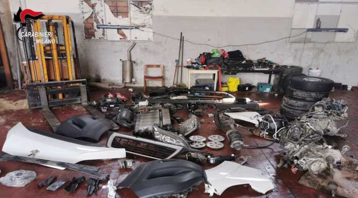 Rubano 16 furgoni e un’auto tra Quinto Romano e Baggio, in manette due persone carabinieri arresto ladri furgoni milano