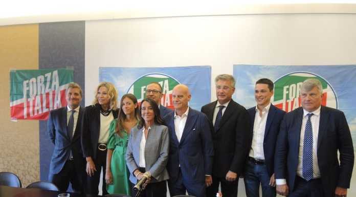 Elezioni. I candidati di Forza Italia si presentano a Lariofiere: “Faremo la differenza”