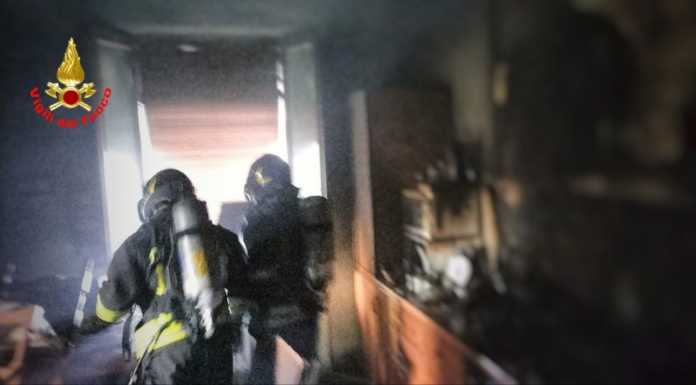 Ballabio, incendio in canonica. Intervengono i pompieri