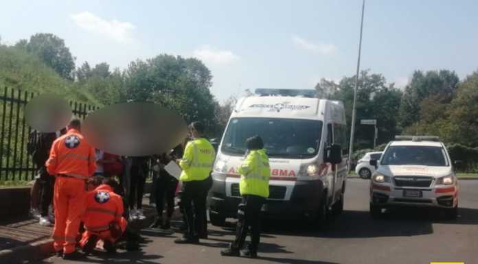 Merate. Studenti si accalcano attorno a un bus per salire, tre ragazzini urtati incidente_merate_ragazzi_investiti_da_bus_20220916