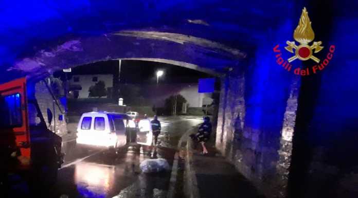 Allagamenti e grandine, soccorsi automobilisti nei sottopassi maltempo 7 settembre 2022 vigili del fuoco allagamentI
