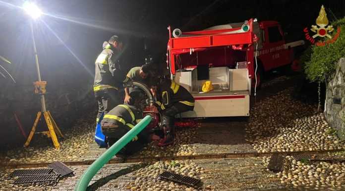 A Lecco 92 mm di pioggia nelle ultime ore: “Allerta ancora in vigore” maltempo 7 settembre 2022 vigili del fuoco allagamenti