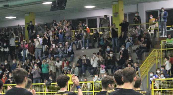 Pallamano. Per il debutto casalingo il Salumificio Riva affronta il Malo pallamano molteno squadra